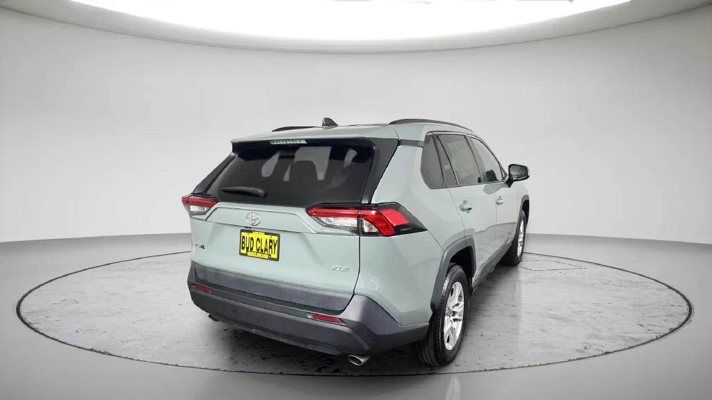 Used 2020 Green Toyota XLE image 9