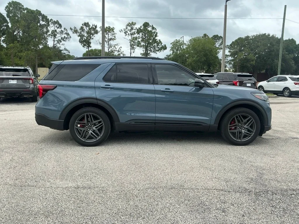 Used 2025 Blue Ford ST image 19