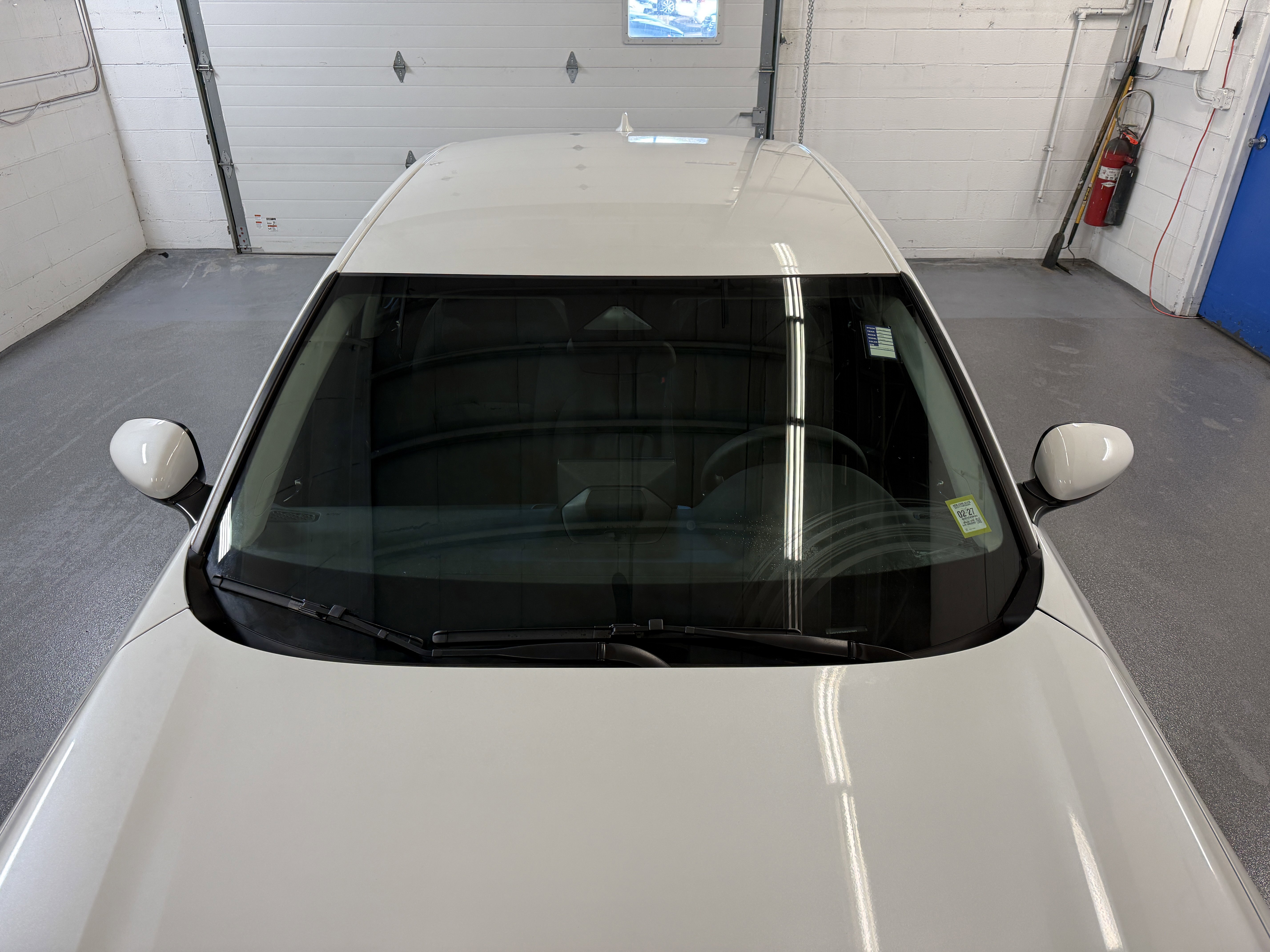 Used 2023 Platinum White Pearl Honda LX image 3