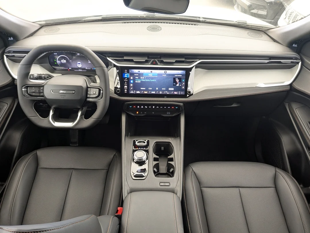 New 2026 Grey Jeep Limited - - 4x4 - 1.6L I- 4 Turbo Hybrid - 12.3 Uconnect w/ Nav - Pano Sunroof & More! image 25