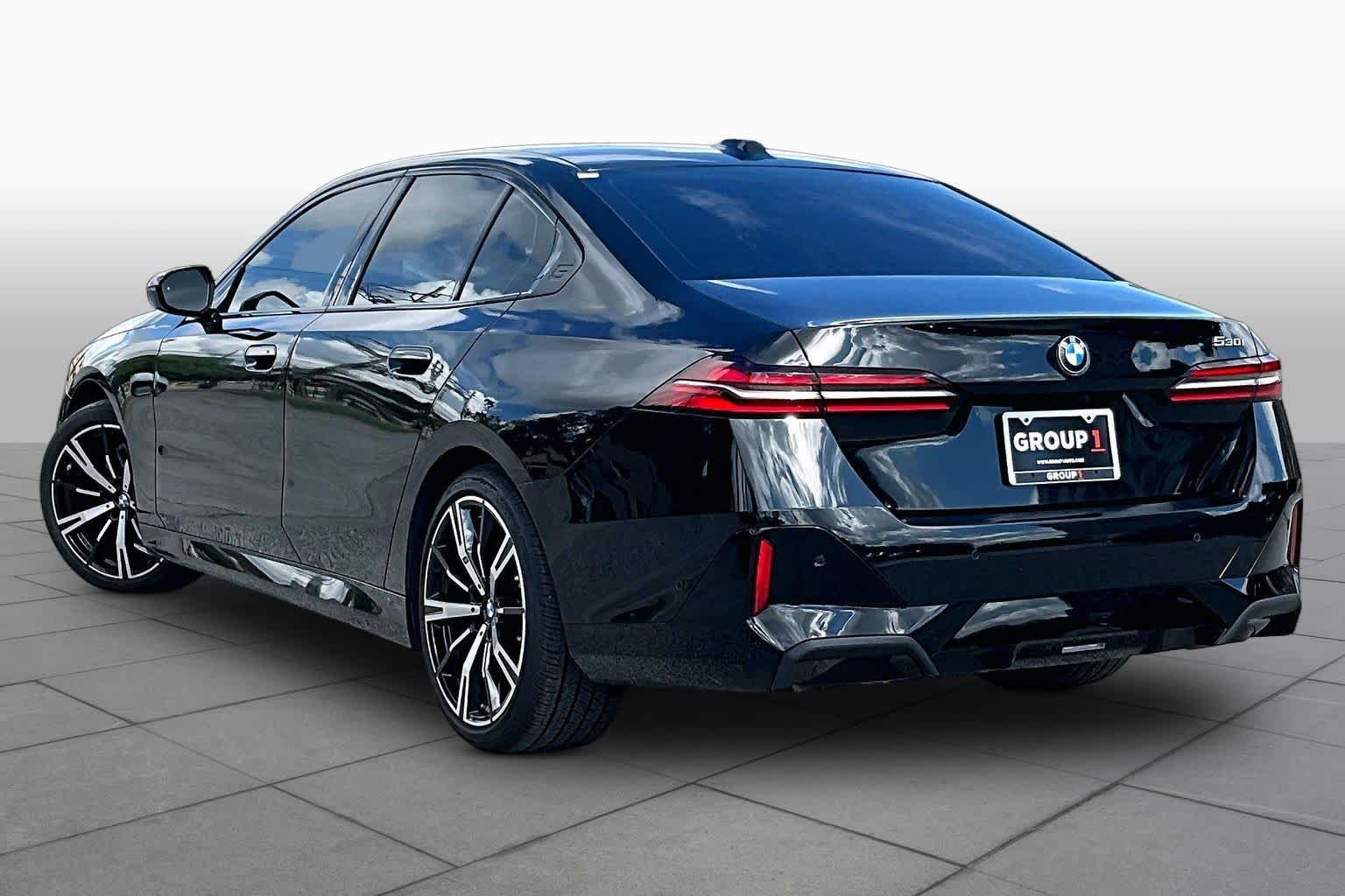 Used 2026 Black Sapphire Metallic BMW 530i image 11