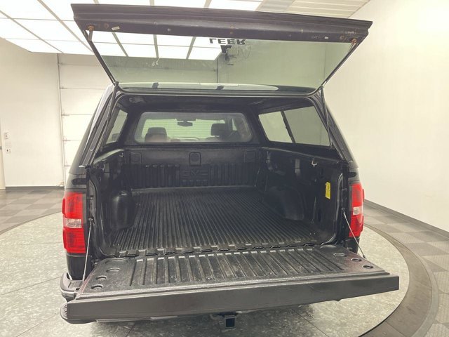 Used 2019 Onyx Black GMC SLE image 27