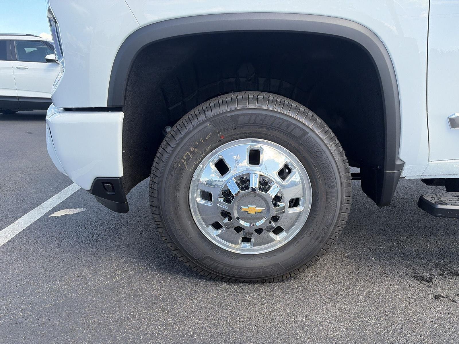 2026 Chevrolet Silverado 3500 HD High Country - Photo 15