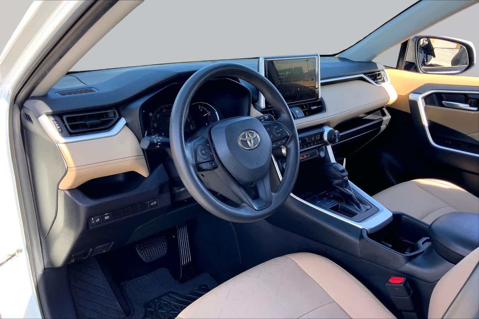 Used 2024 Ice Cap Toyota XLE image 17