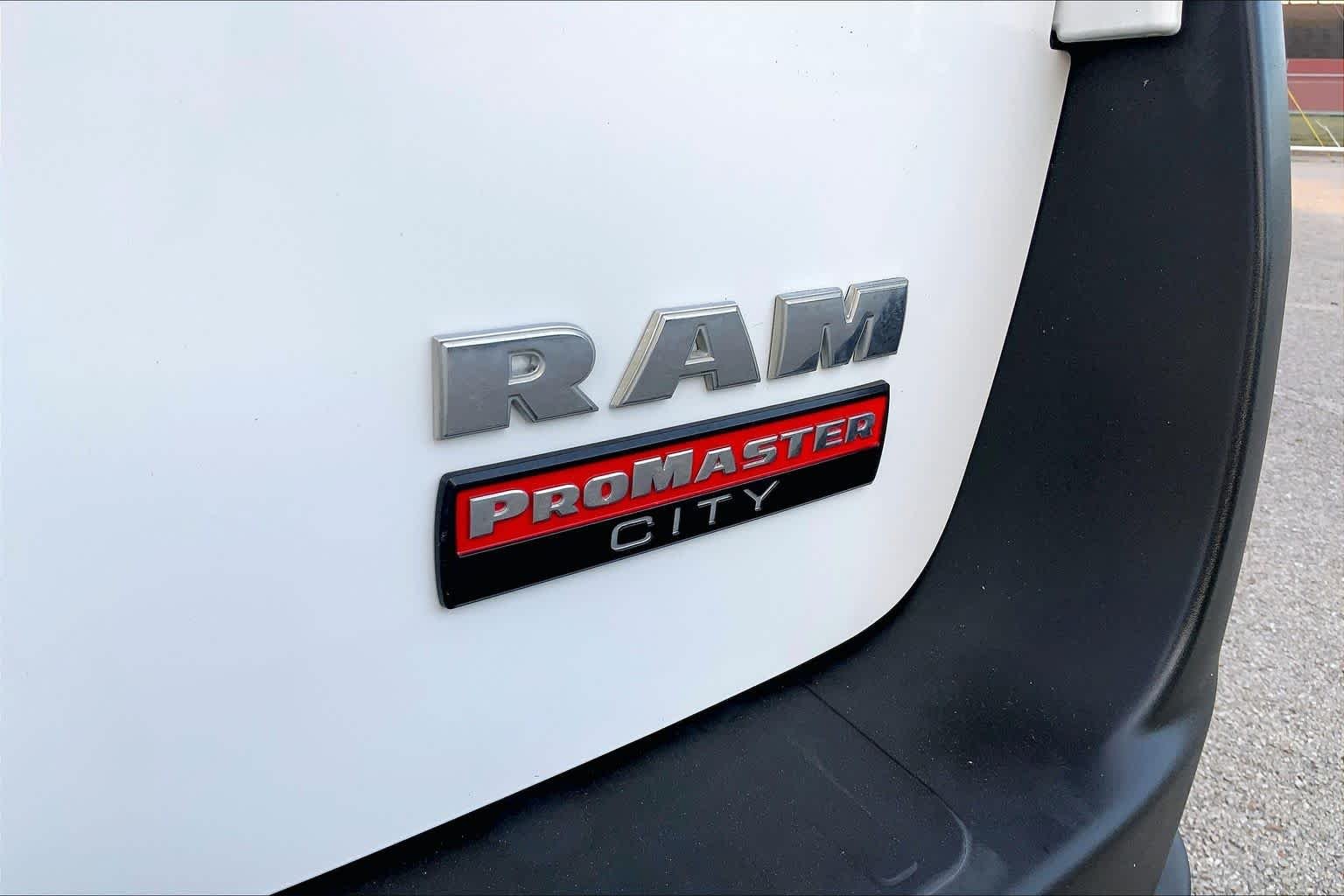 Used 2021 Bright White Ram Tradesman image 28