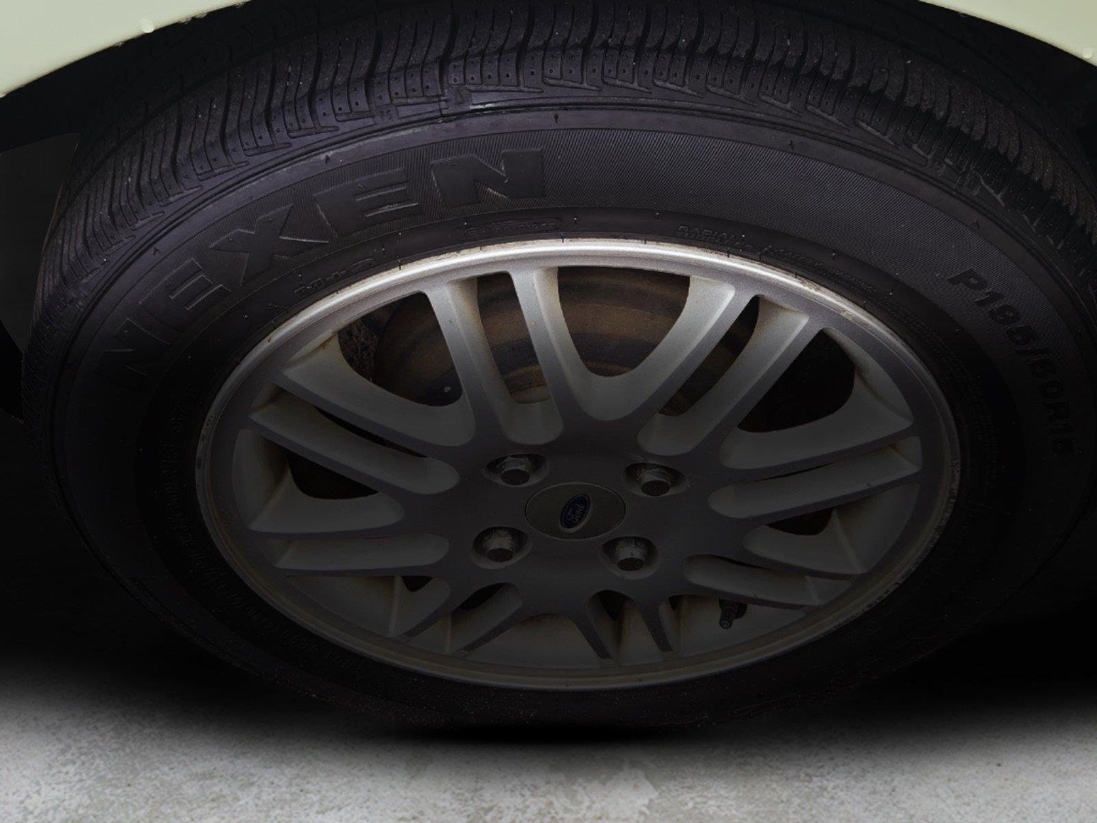 Used 2010  Ford SE image 34
