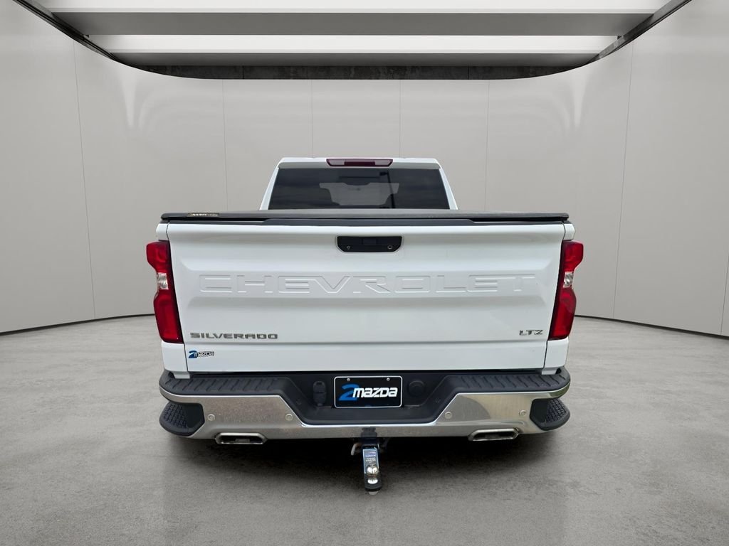Used 2022 Summit White Chevrolet LTZ image 4