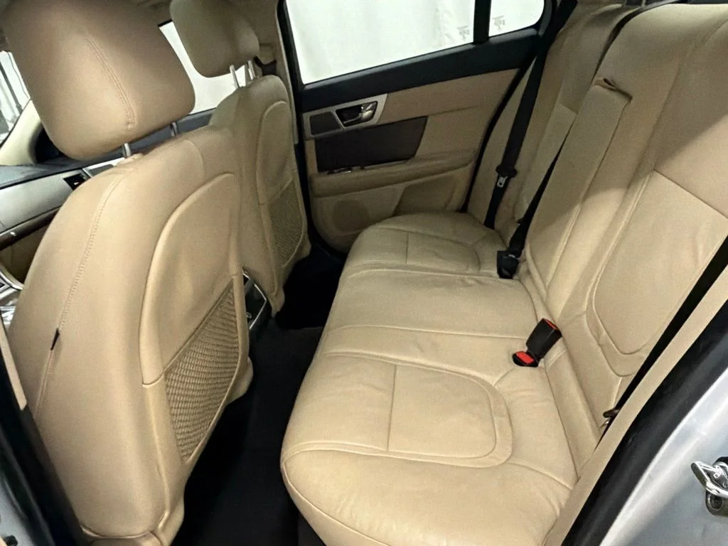 Used 2015  Jaguar 2.0T Premium image 21