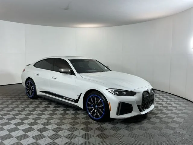Used 2023 White BMW M50 image 3