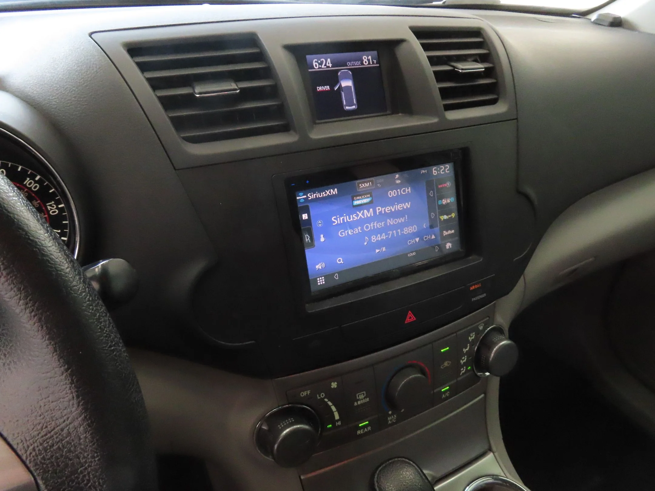 Used 2012 White Toyota Base image 18
