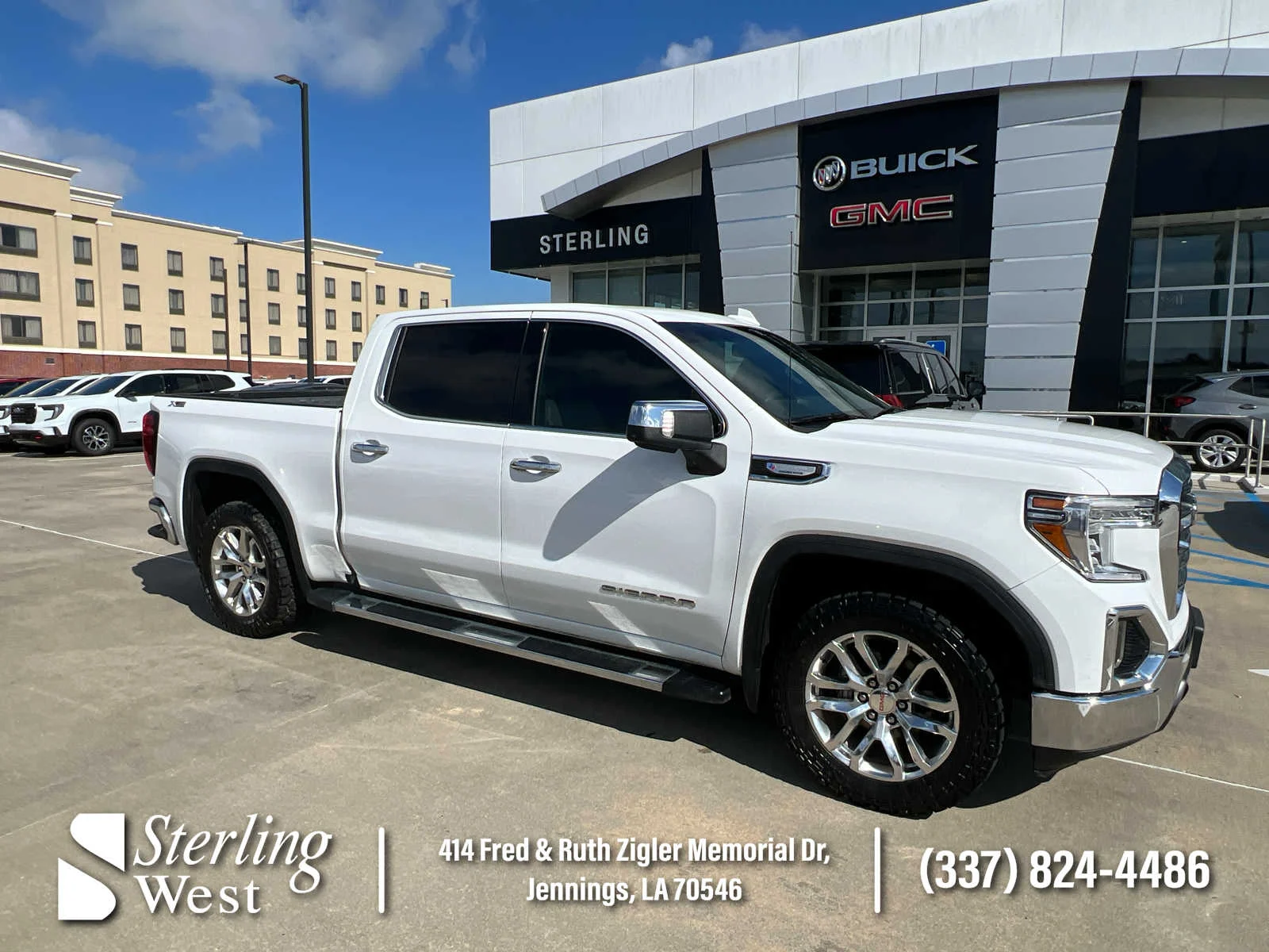 Used 2021 SUMMIT WHITE GMC SLT image 1