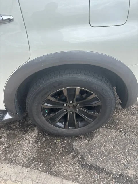 Used 2018 White Nissan Platinum image 4