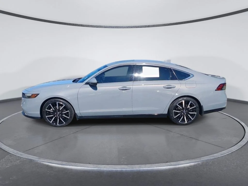 Used 2024  Honda Touring image 6