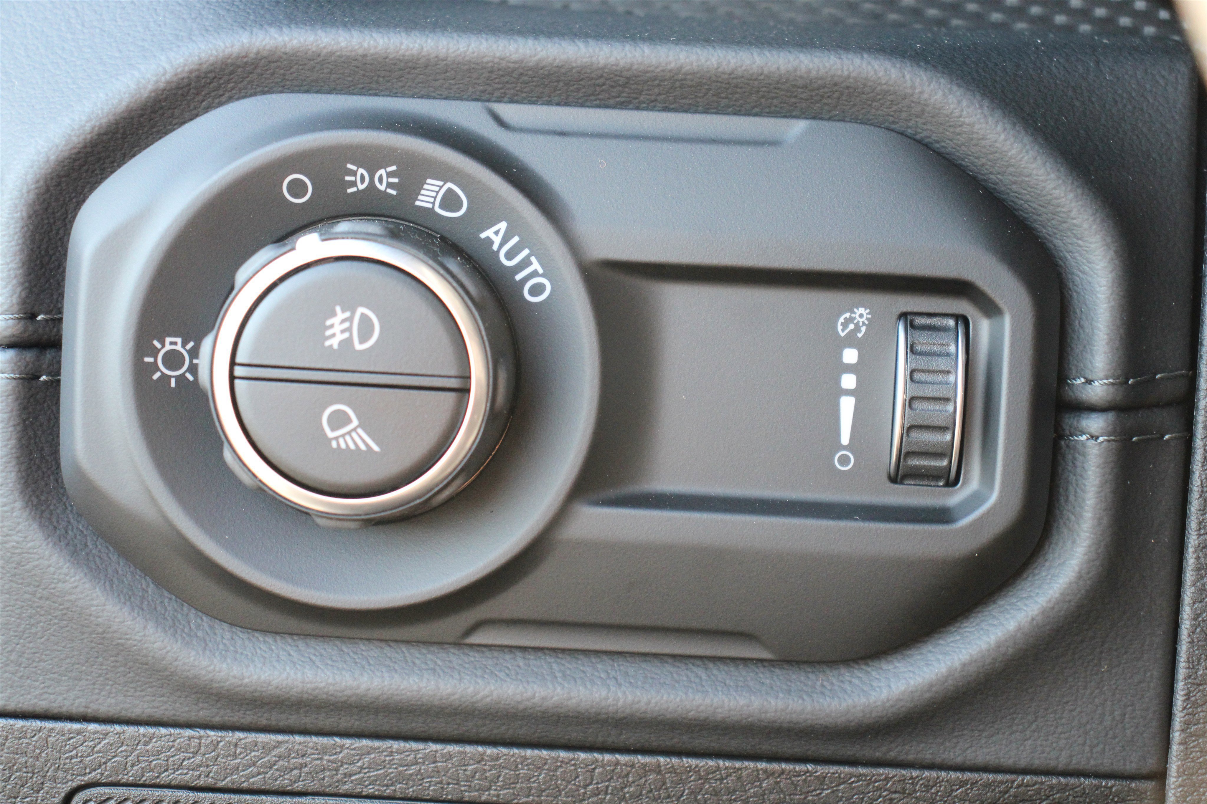 New 2026 Reign Jeep Rubicon X image 11