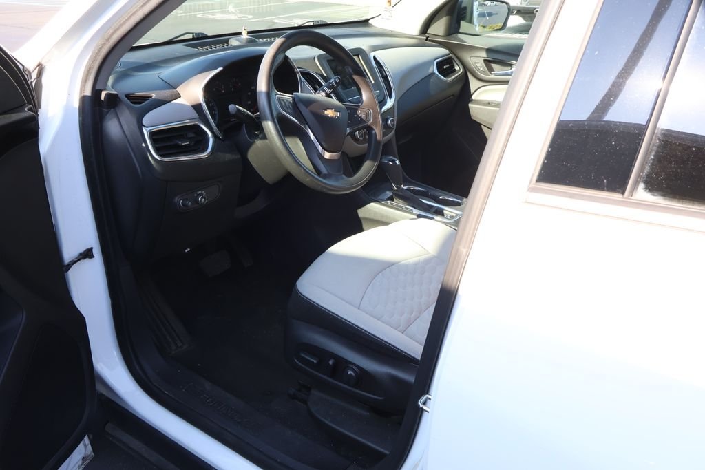 Used 2019 SUMMIT WHITE Chevrolet LS image 8