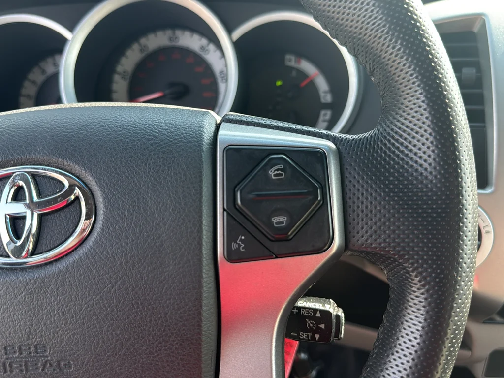 Used 2015 Red Toyota Base image 19
