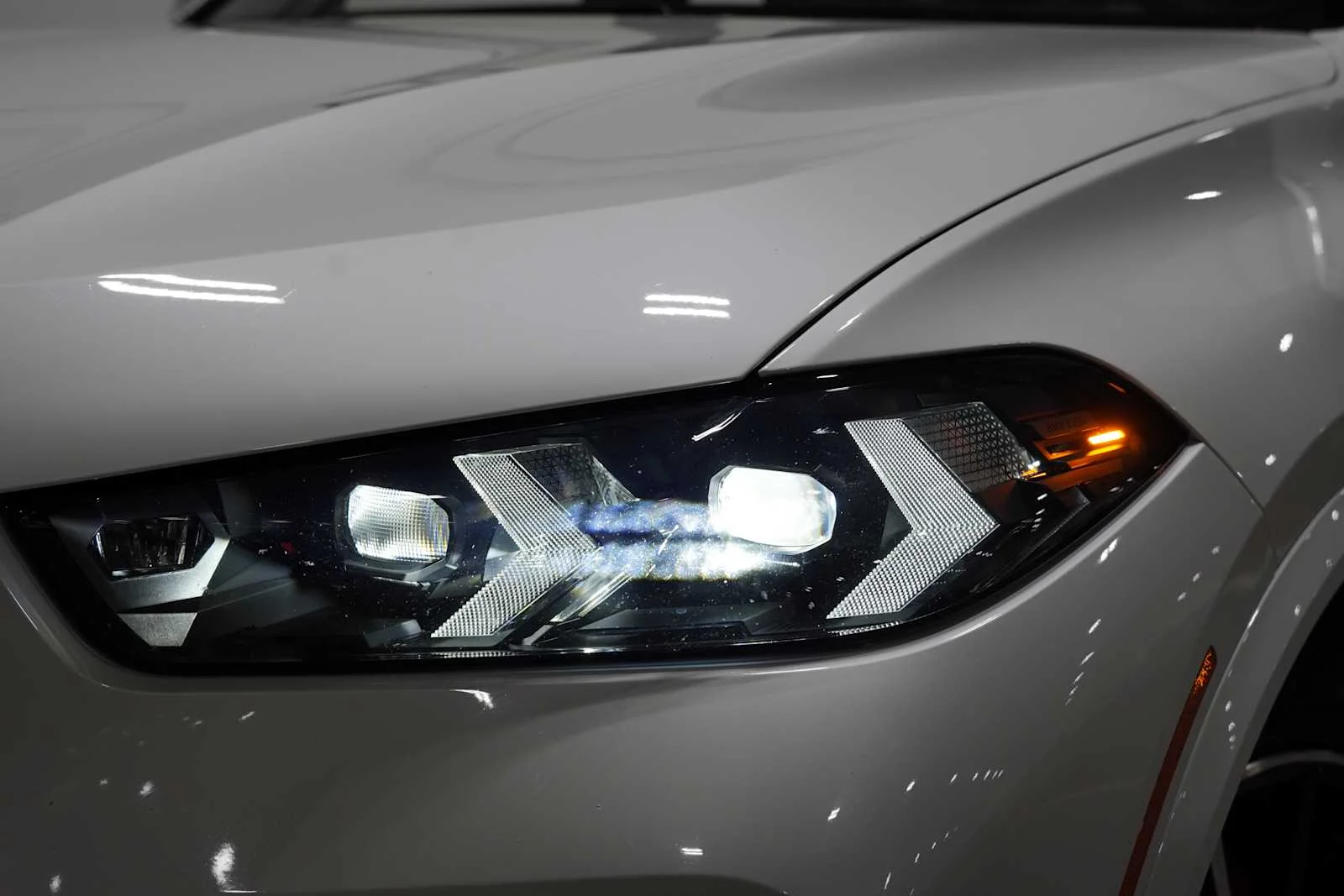 Certified Used 2024 Mineral White Metallic BMW xDrive40i image 7