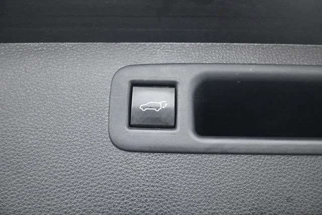 Used 2022 Ruby Flare Pearl Toyota XLE image 25