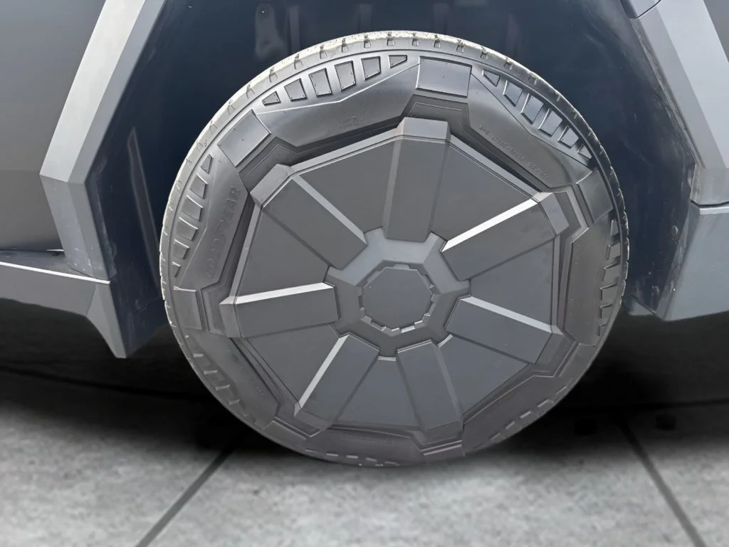 Used 2024  Tesla Cyberbeast image 34