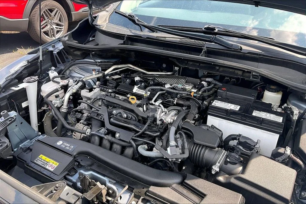 Used 2023  Toyota LE image 32