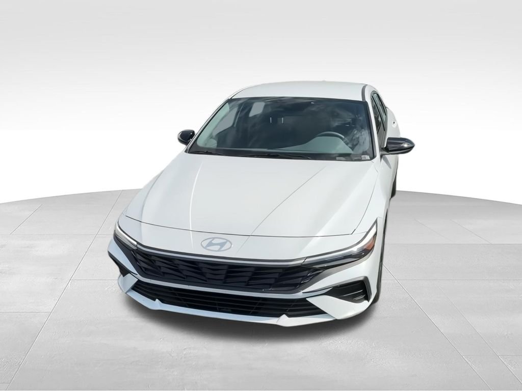 New 2026 White Hyundai SEL Sport image 3