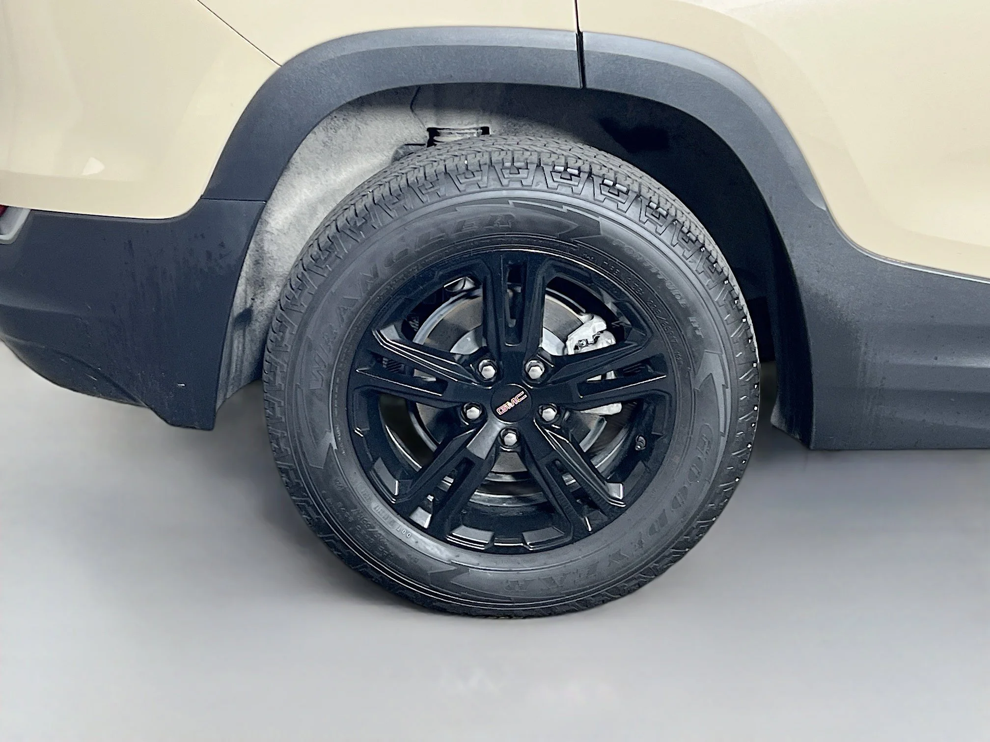Used 2023 Desert Sand Metallic GMC AT4 image 39