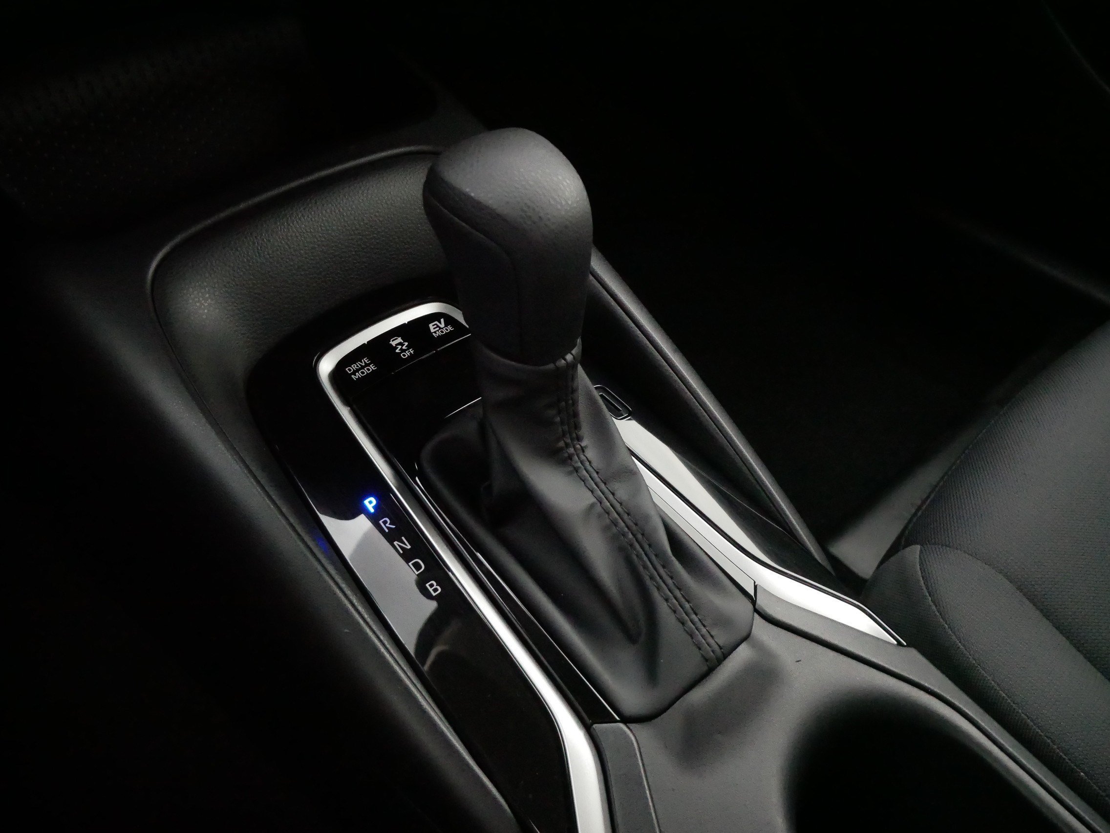 Certified Used 2025 MIDNIGHT BLACK METAL Toyota Hybrid LE image 24