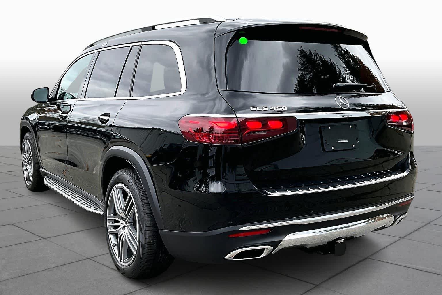 New 2026 040/Black Mercedes-Benz GLS 450 image 4