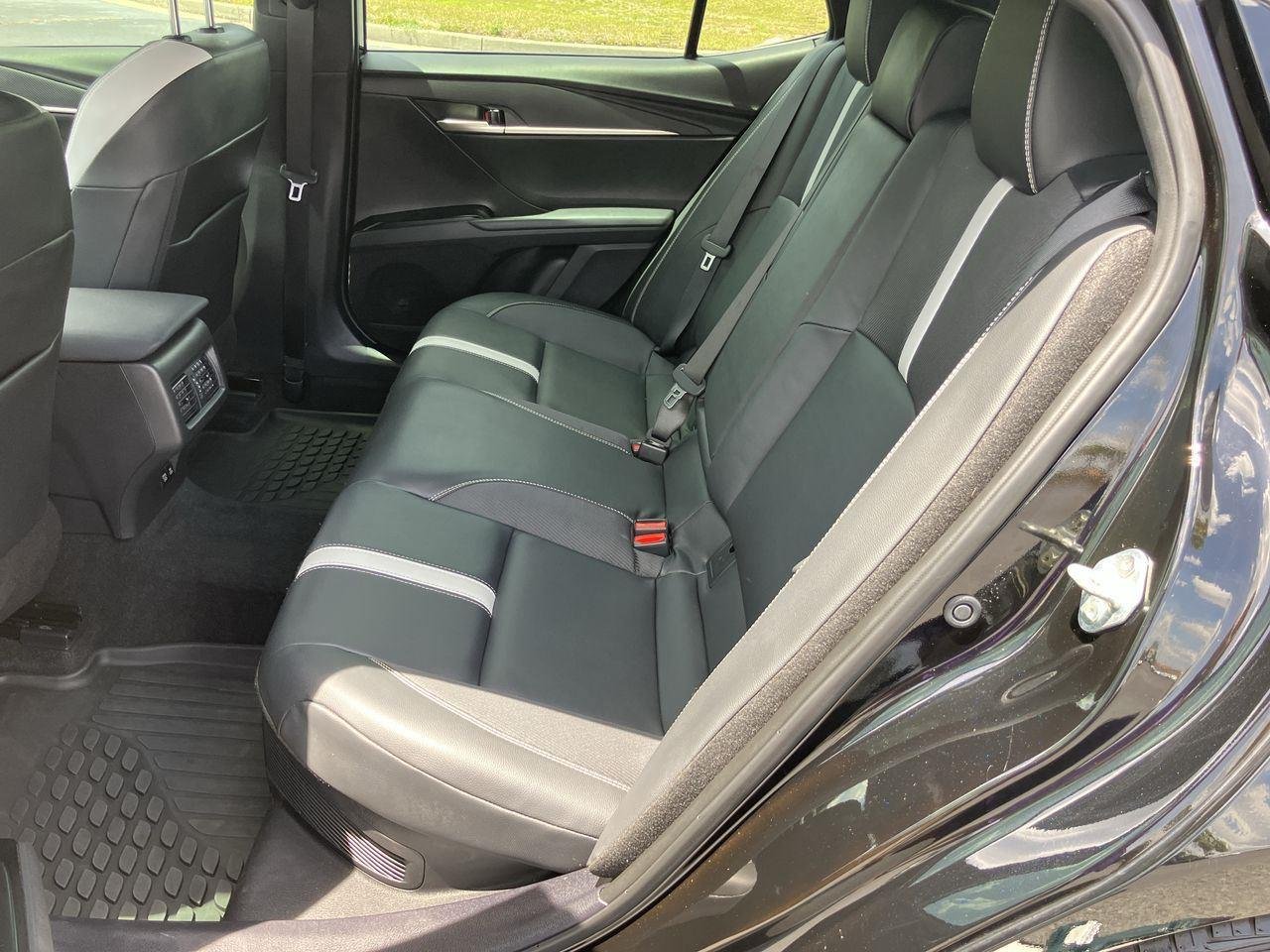 Used 2025 Black (Midnight Black Metallic) Toyota SE image 22