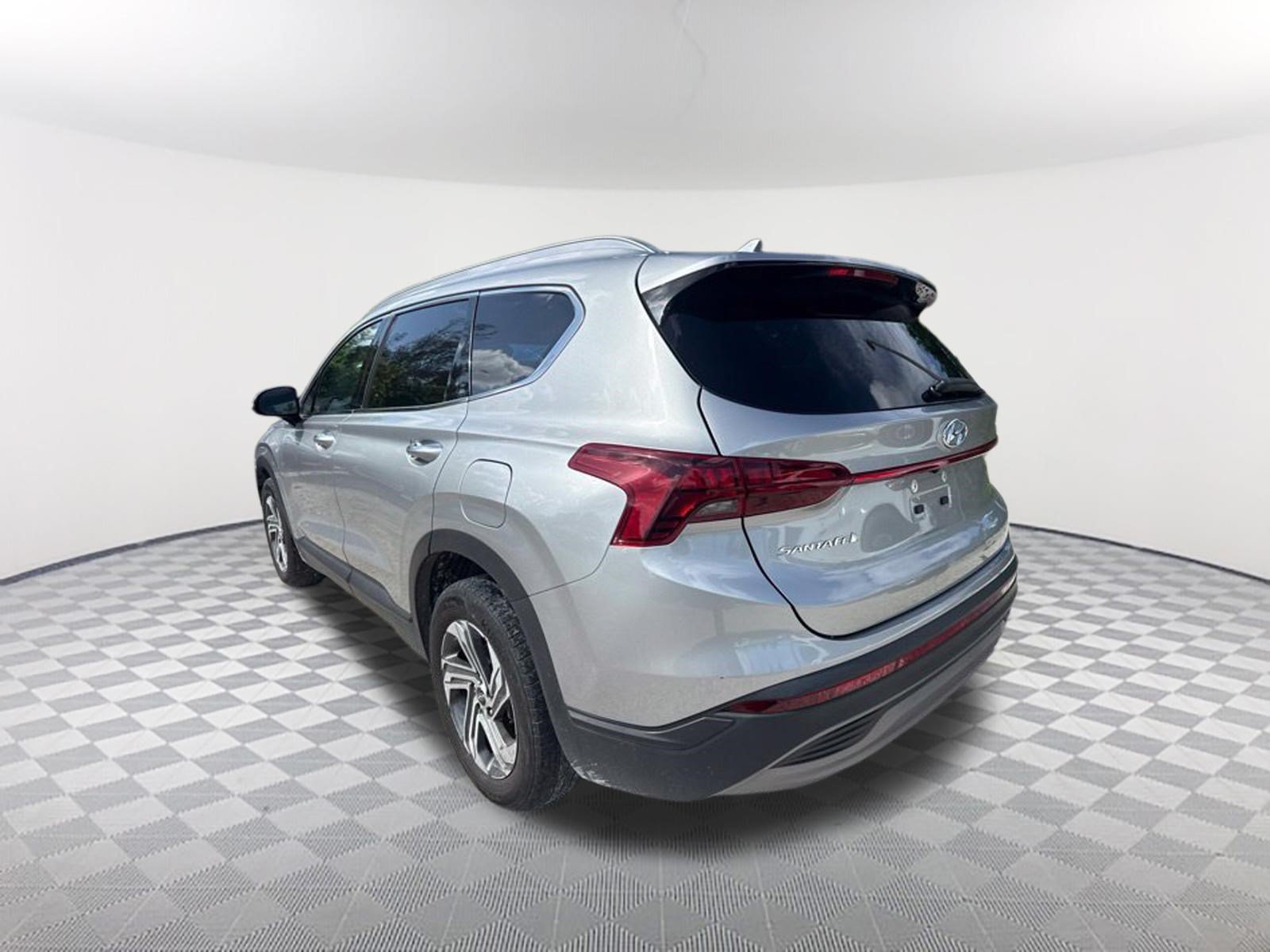 Used 2023 Shimmering Silver Hyundai SEL image 8