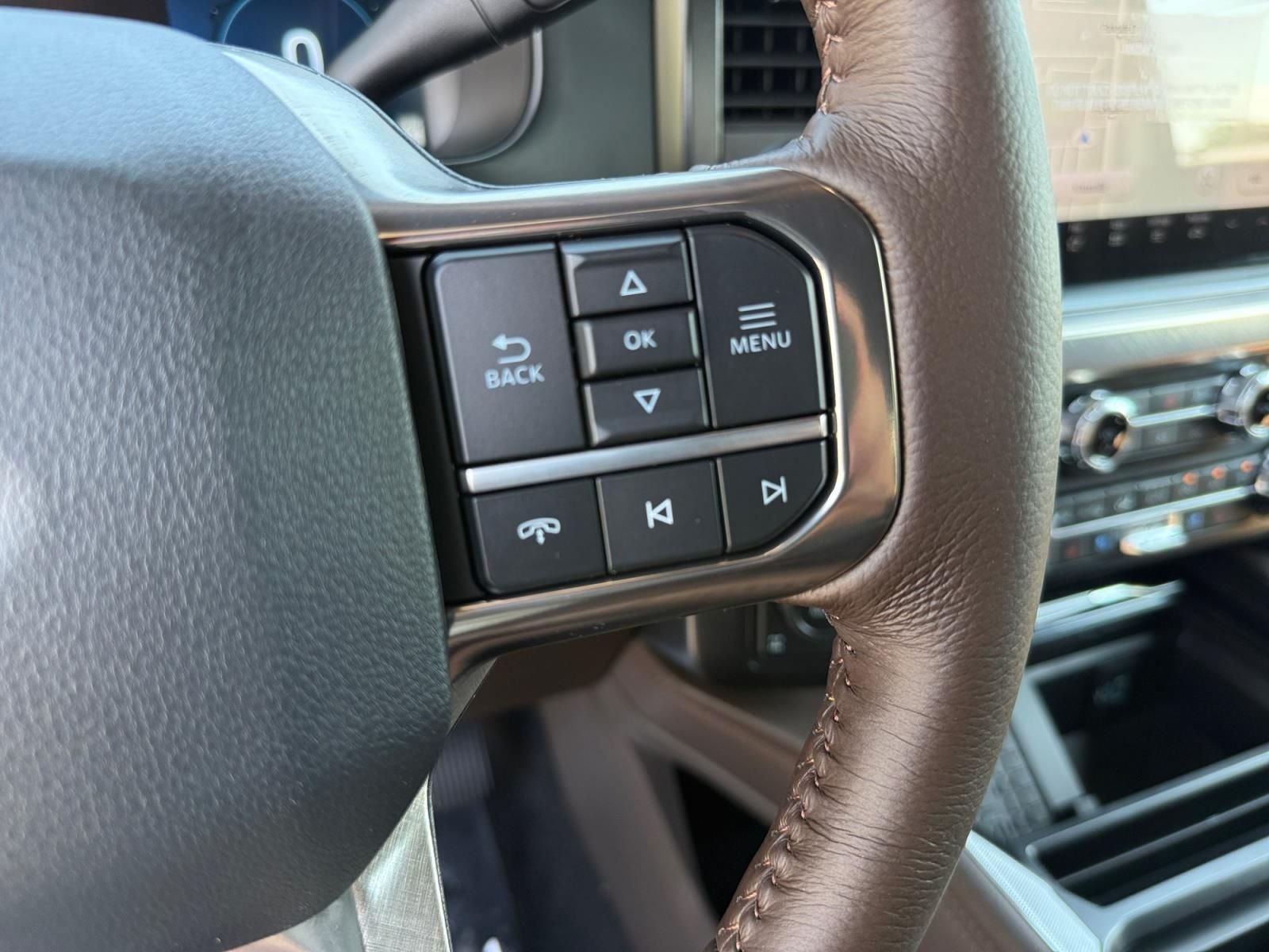 New 2026 Star White Metallic Tri-Coat Ford F-350® King Ranch® image 25