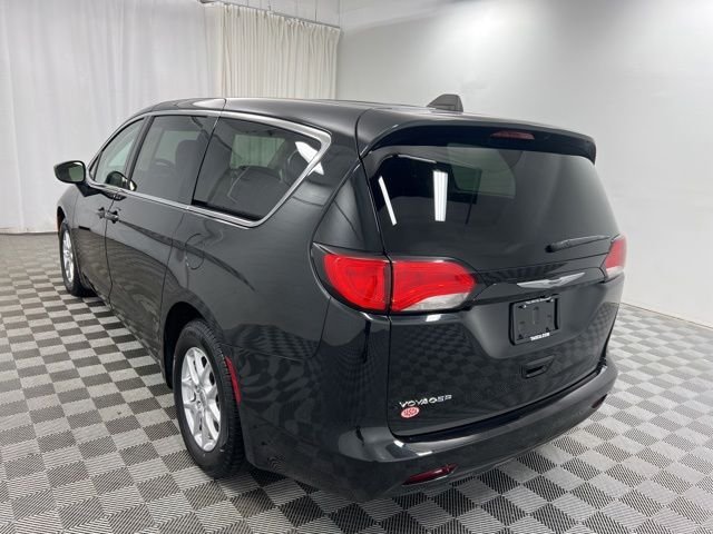 Used 2023 Black Chrysler LX image 6