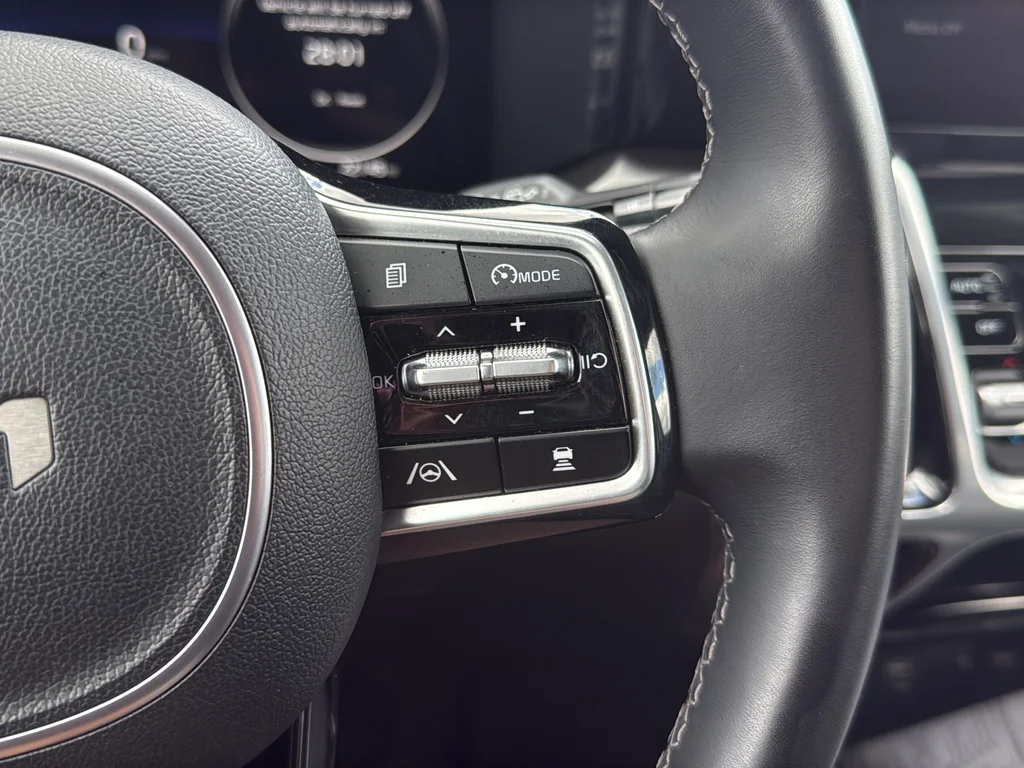 Used 2023 Black Kia SX image 22