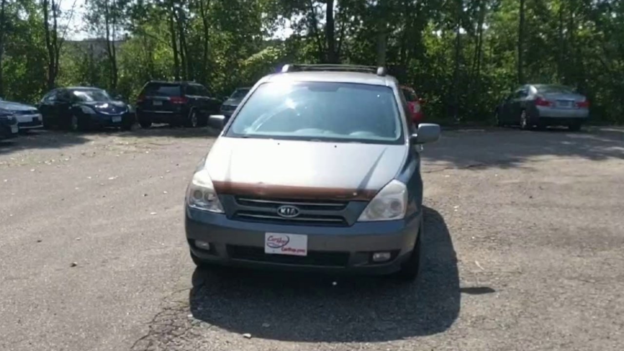 2008 Kia Sedona LX photo 2