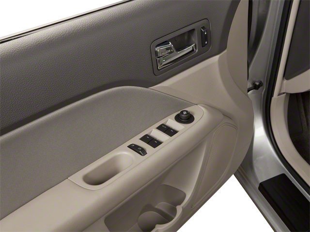 Used 2010  Ford SE image 9