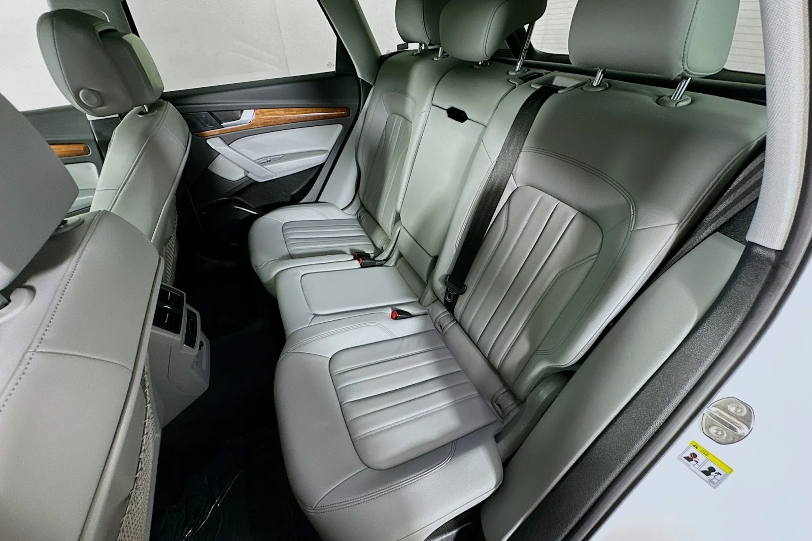 Used 2023 Ibis White Audi S line Premium image 9