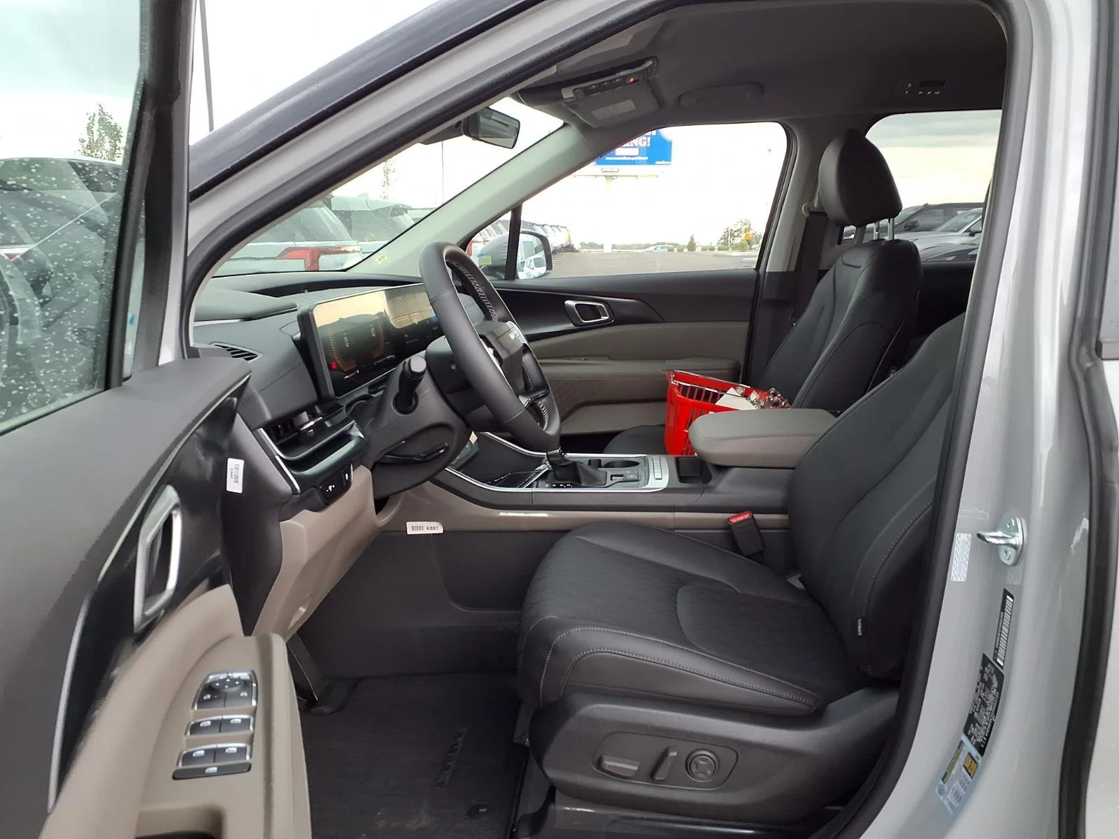 New 2027 Ceramic Silver Kia LXS image 10