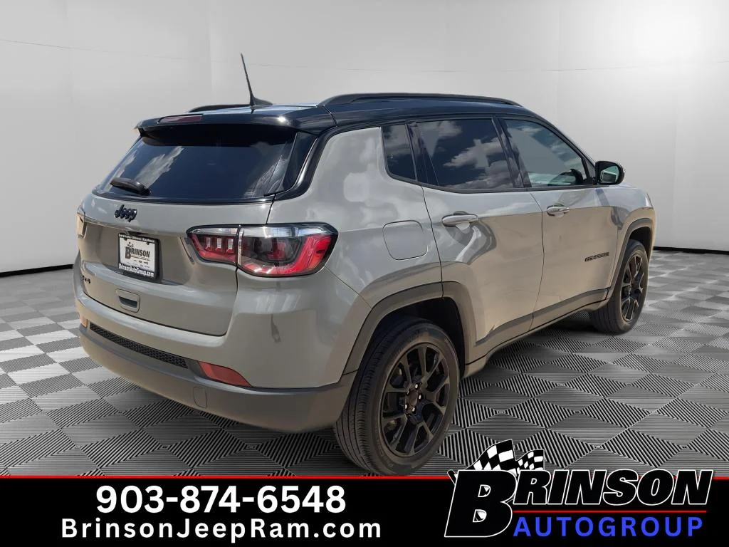 Used 2023 Grey Jeep Altitude image 7