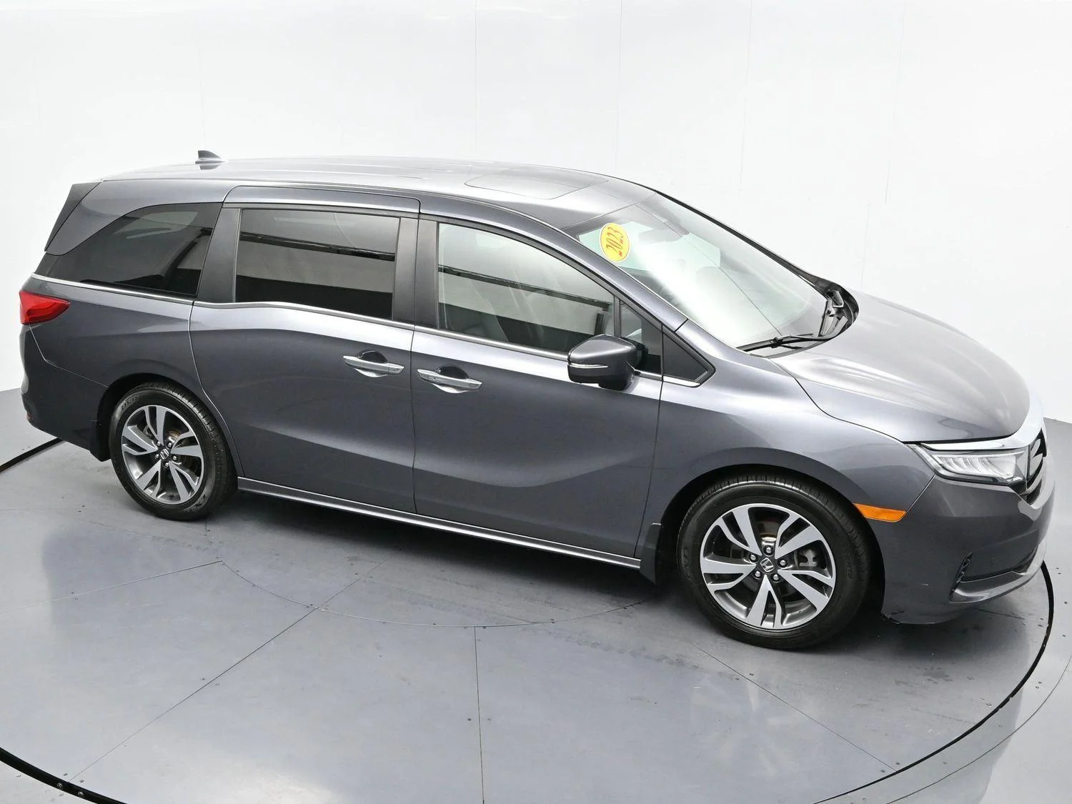 Used 2023 Modern Steel Metallic Honda Touring image 48