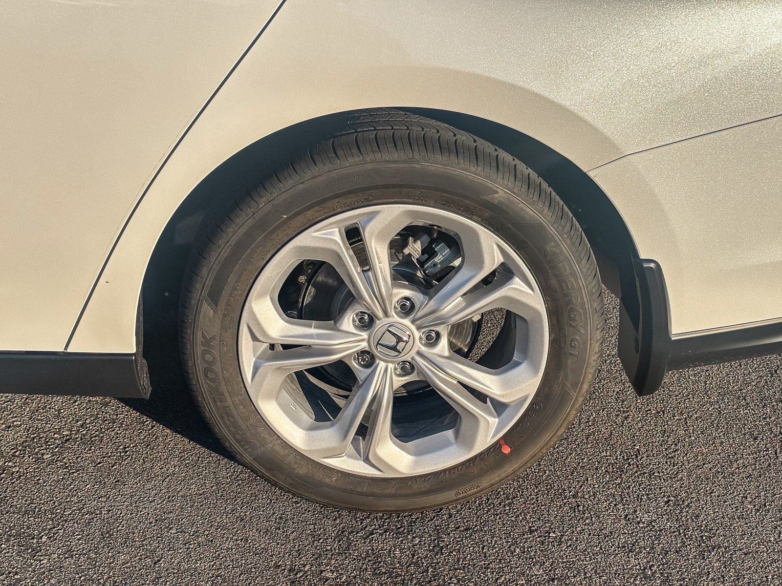 New 2026 Platinum White Pearl Honda LX image 11