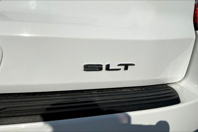 Used 2023 White GMC SLT image 24