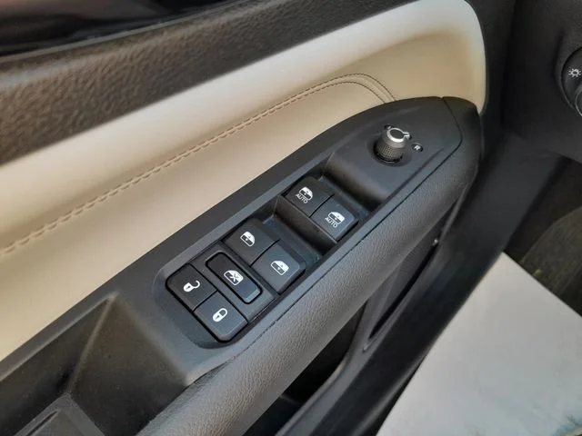 Used 2024 White Jeep Limited image 33