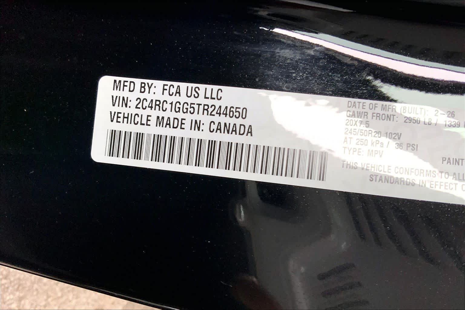 New 2026 Diamond Black Crystal Pearl-Coat Exterior Paint Chrysler Limited image 19
