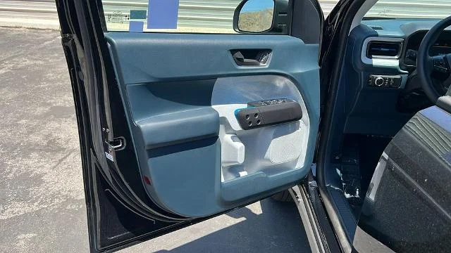 New 2026 Shadow Black Ford XLT image 31
