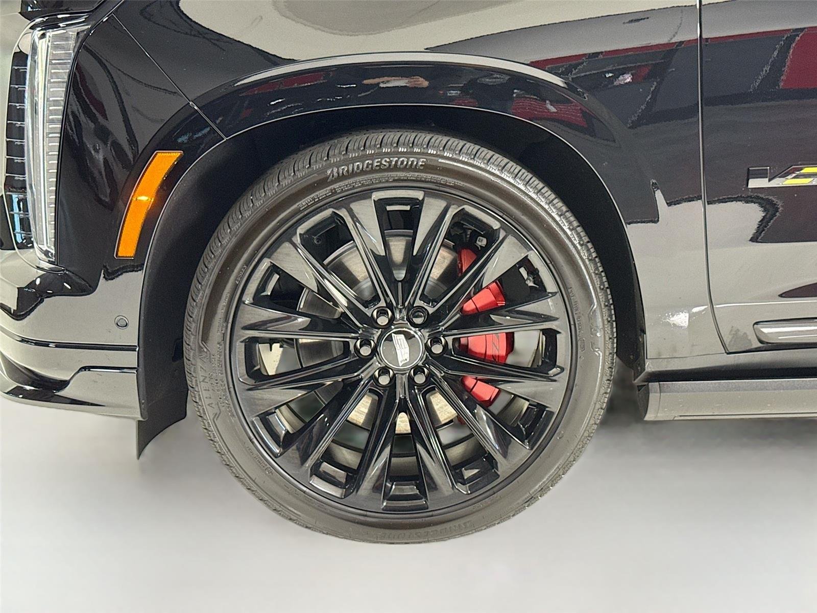 Used 2026 Black Raven Cadillac AWD V-Series | ONYX Pkg | Heated/Vented Seats image 46