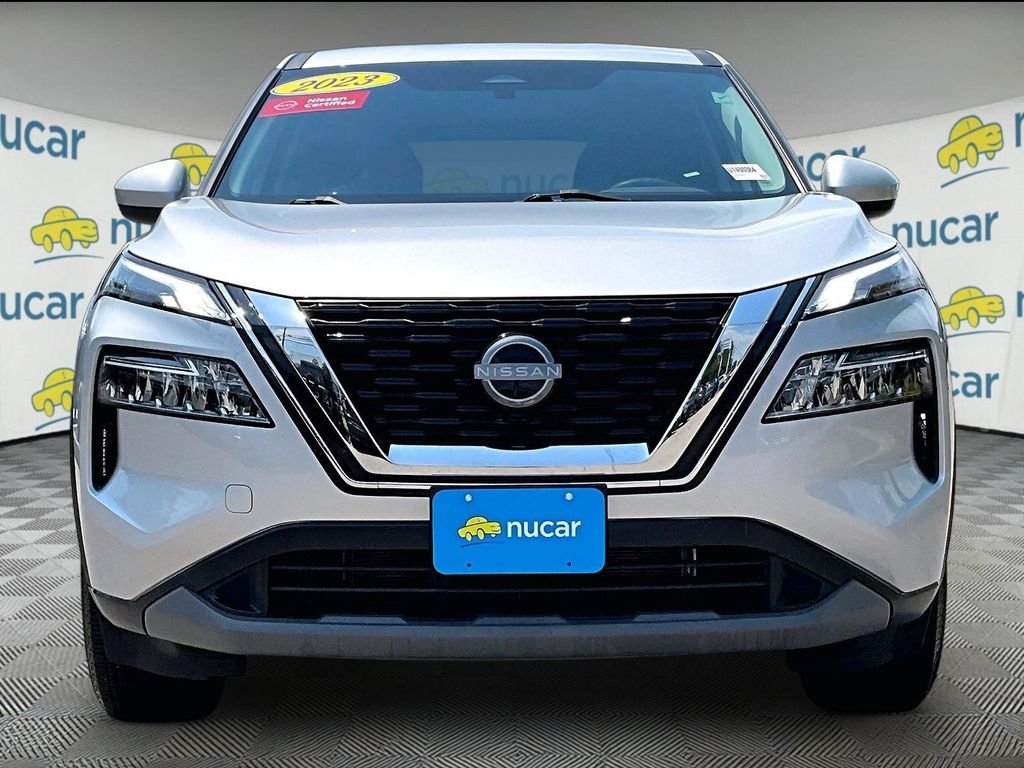 Used 2023 Silver Nissan SV image 2