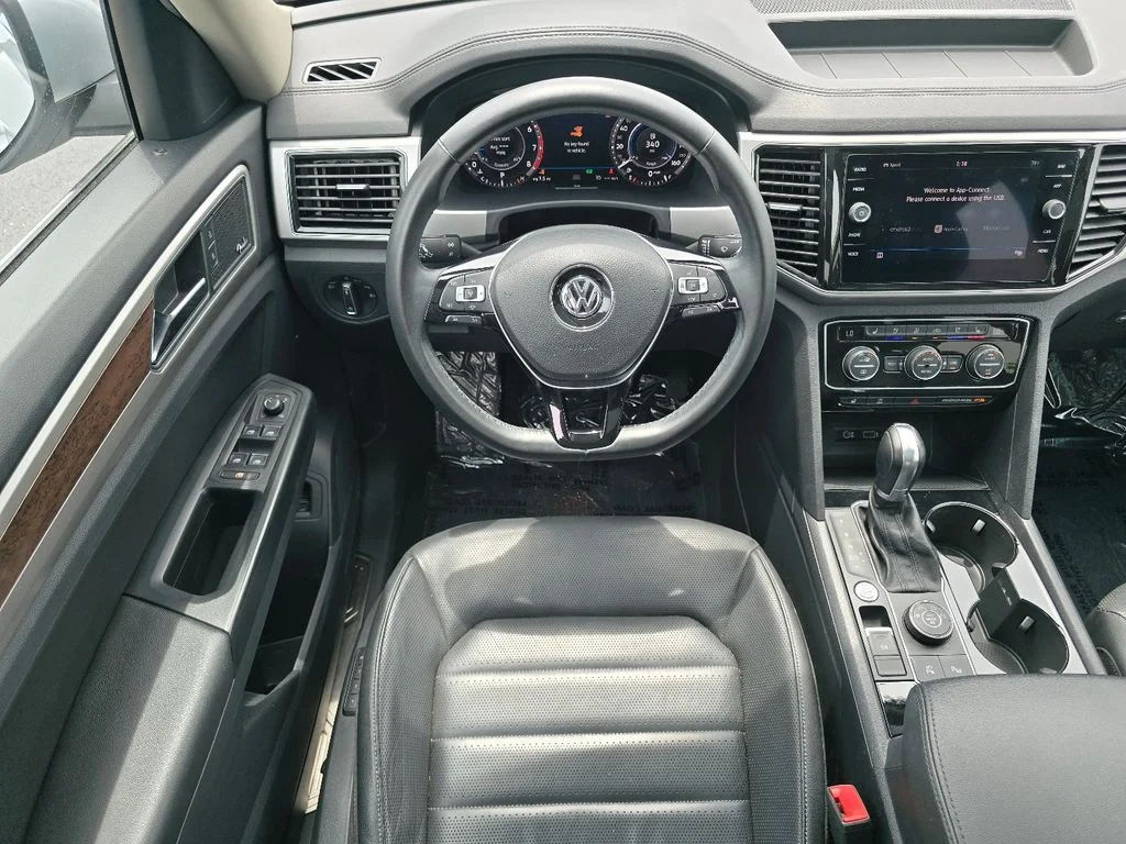 Used 2019 Silver Volkswagen SEL Premium image 32