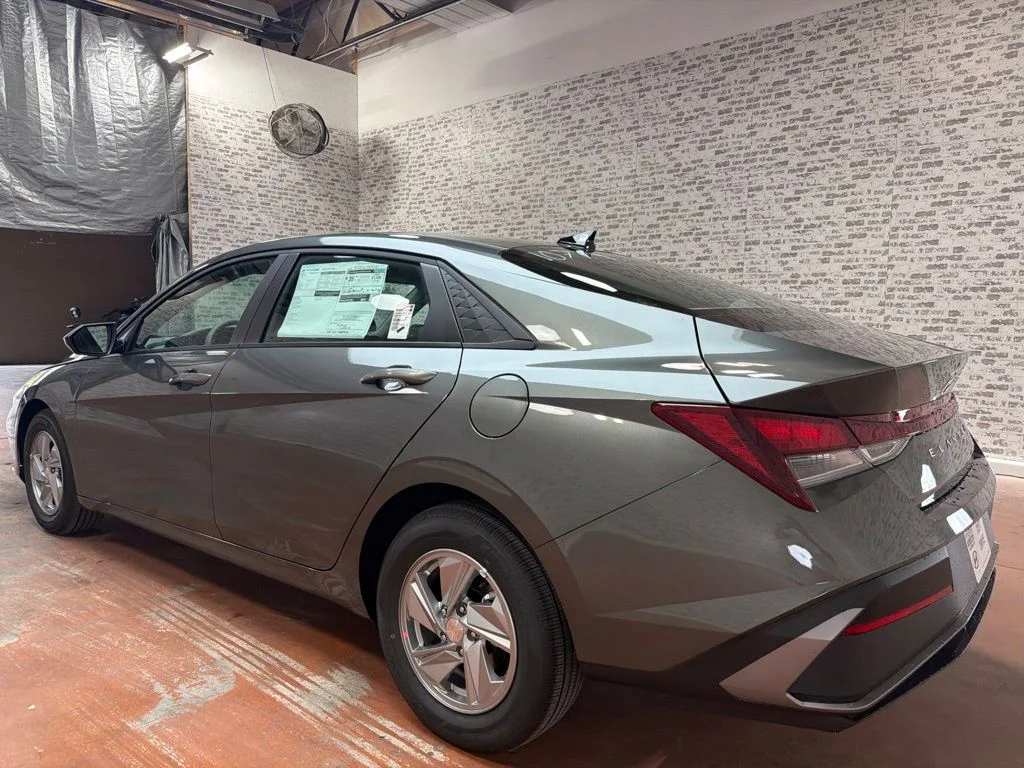 New 2026 Amazon Gray Hyundai SE image 5