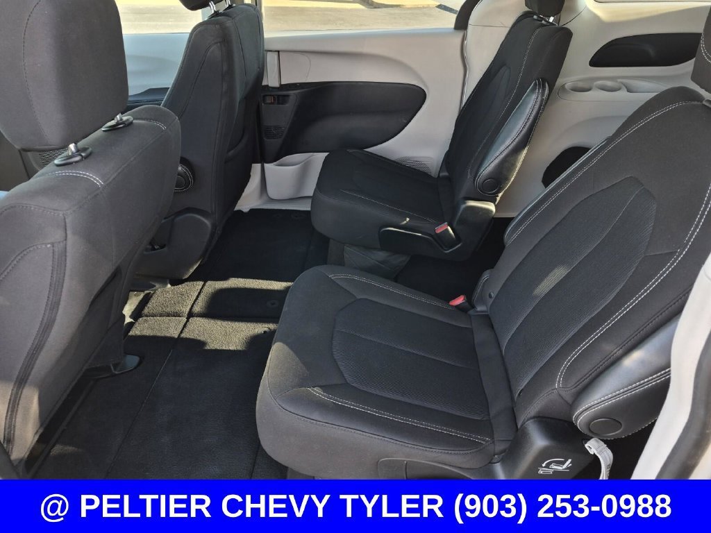 2023 Chrysler Voyager LX - Photo 35