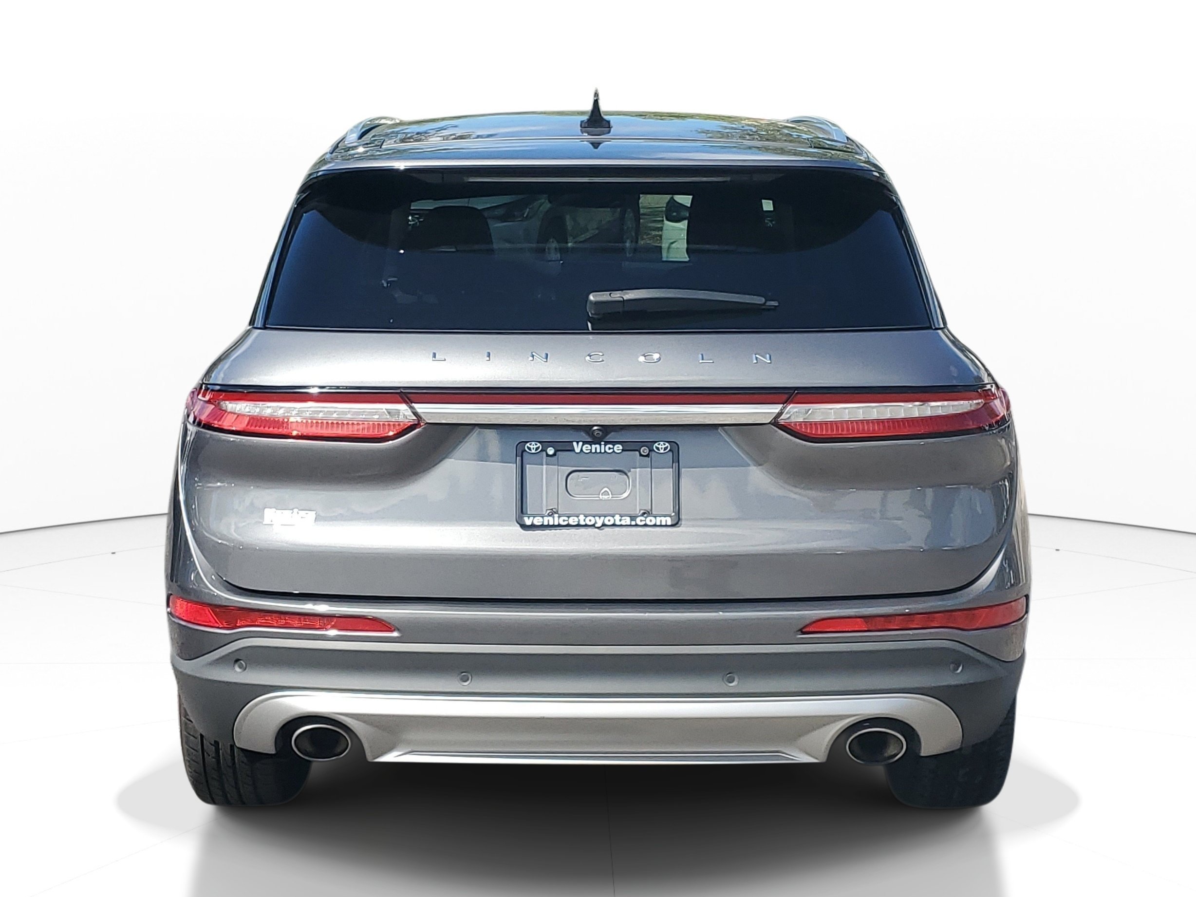 Used 2022 Gray Metallic Lincoln Standard image 5